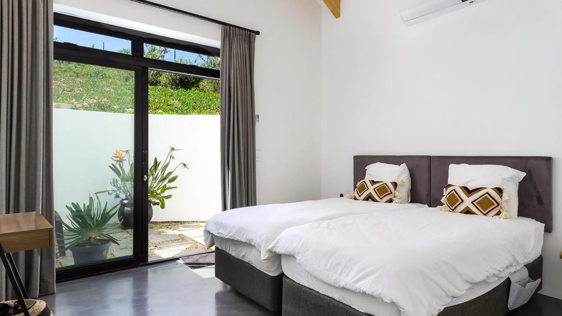 Sunny Bank - Luxury 8 Pax Villa Cape Town 0*,  South Africa